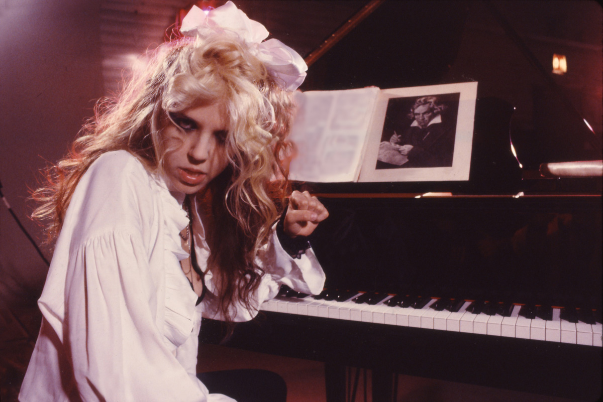RARE! SEXY PIANO SHREDDER The Great Kat on "BEETHOVEN MOSH" Music Video from the BEETHOVEN ON SPEED ERA!