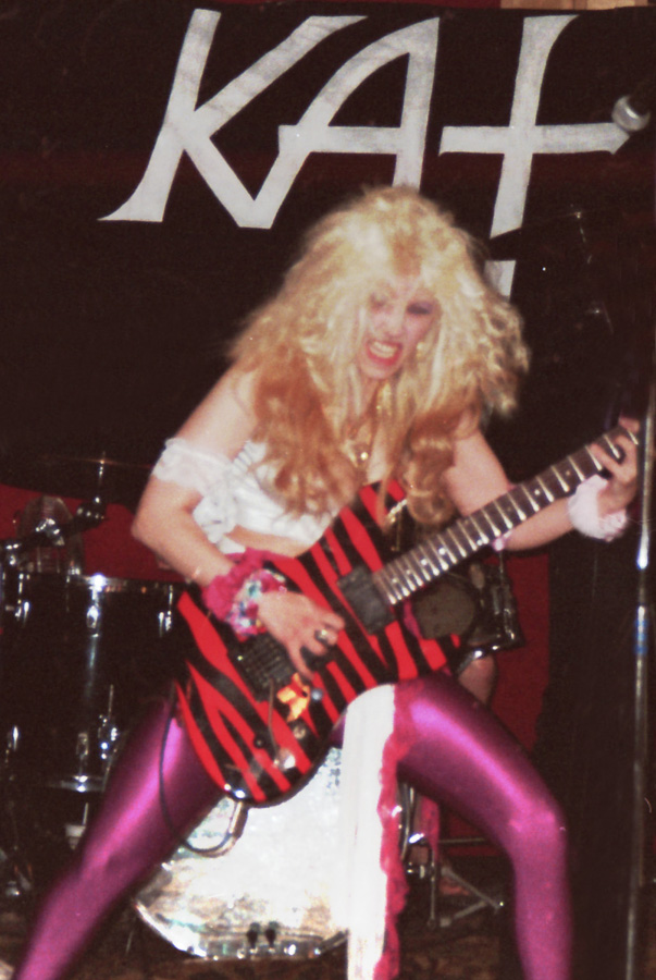 DIGITAL BEETHOVEN ON CYBERSPEED ERAS THE GREAT KAT GUITAR GODDESS THRASHES BEETHOVEN LIVE!