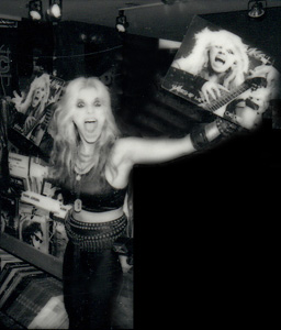 THE GREAT KAT HYPERSPEED GODDESS at TOWER RECORDS NYC WAKING UP the MASSES to "WORSHIP ME OR DIE!" VINYL RECORD!